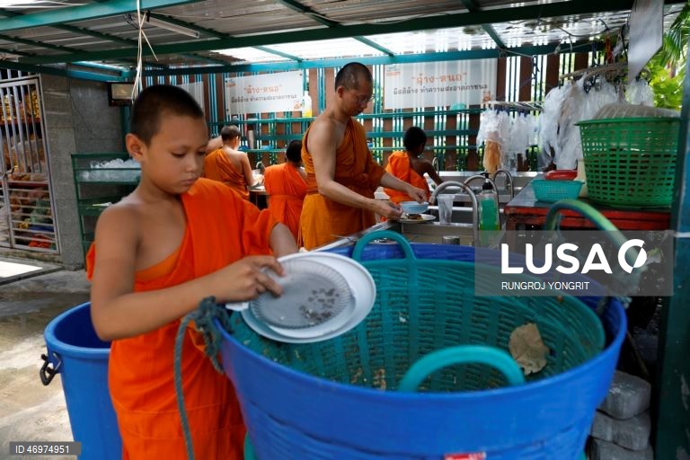 Tailândia: Templo budista combate o desperdício com um programa de gestão de resíduos