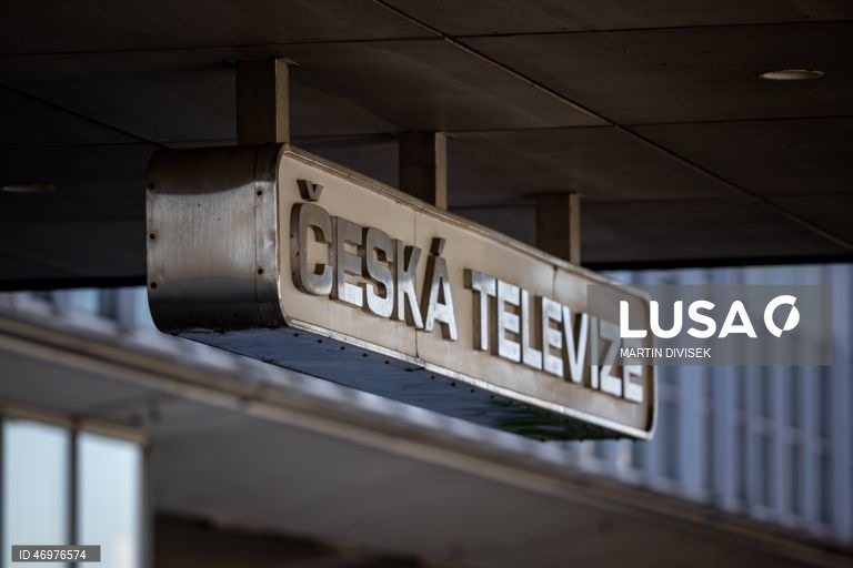 Praga: Estudantes manifestam-se em apoio às emissoras públicas.