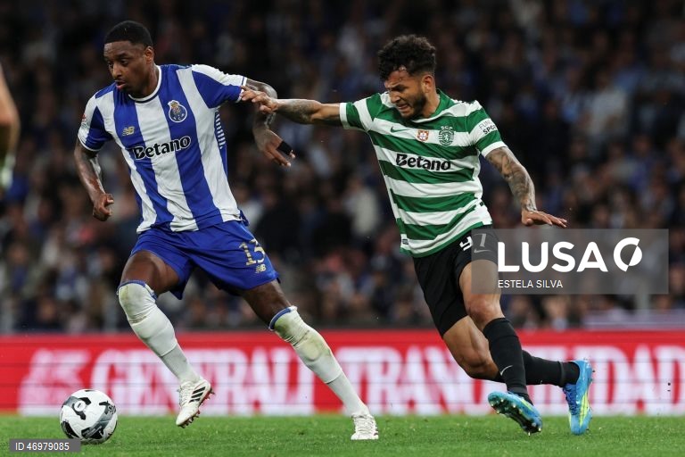 O Sporting qualificou-se hoje pela 32.ª vez para a final da Taça de Portugal em futebol, ao empatar a zero no reduto do FC Porto, em encontro da segunda mão das meias-finais.