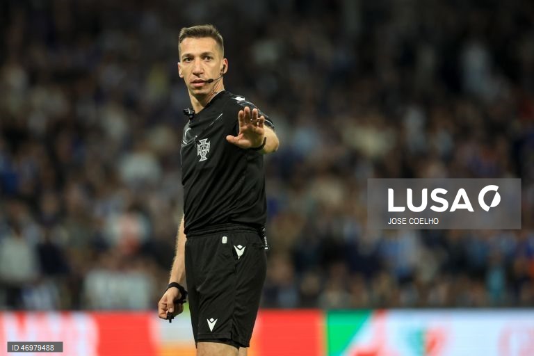 O Sporting qualificou-se hoje pela 32.ª vez para a final da Taça de Portugal em futebol, ao empatar a zero no reduto do FC Porto, em encontro da segunda mão das meias-finais.