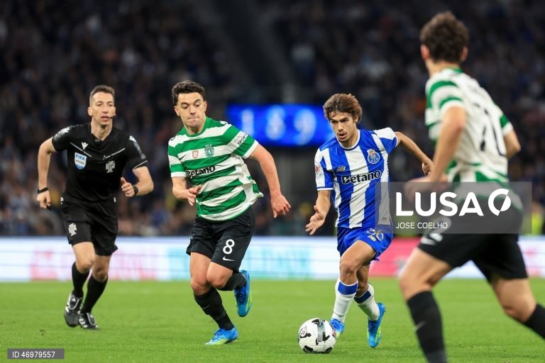 O Sporting qualificou-se hoje pela 32.ª vez para a final da Taça de Portugal em futebol, ao empatar a zero no reduto do FC Porto, em encontro da segunda mão das meias-finais.