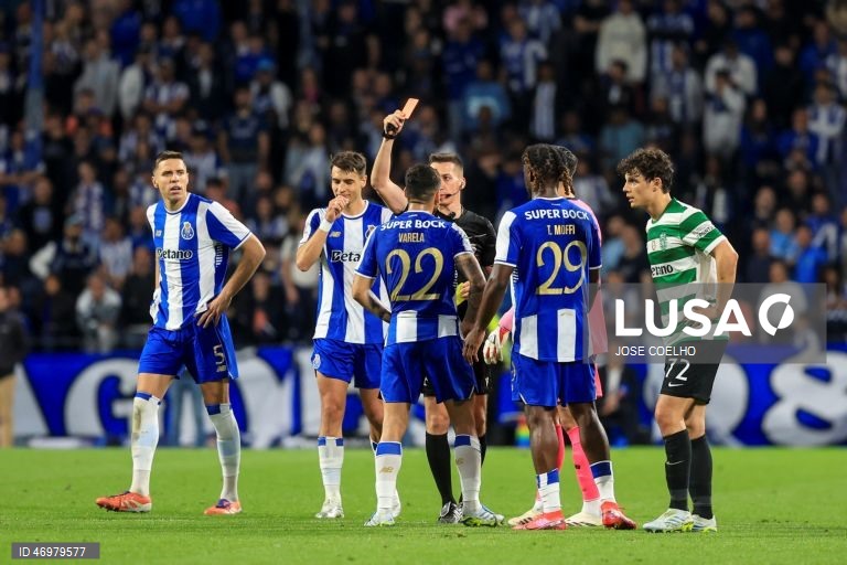 O Sporting qualificou-se hoje pela 32.ª vez para a final da Taça de Portugal em futebol, ao empatar a zero no reduto do FC Porto, em encontro da segunda mão das meias-finais.