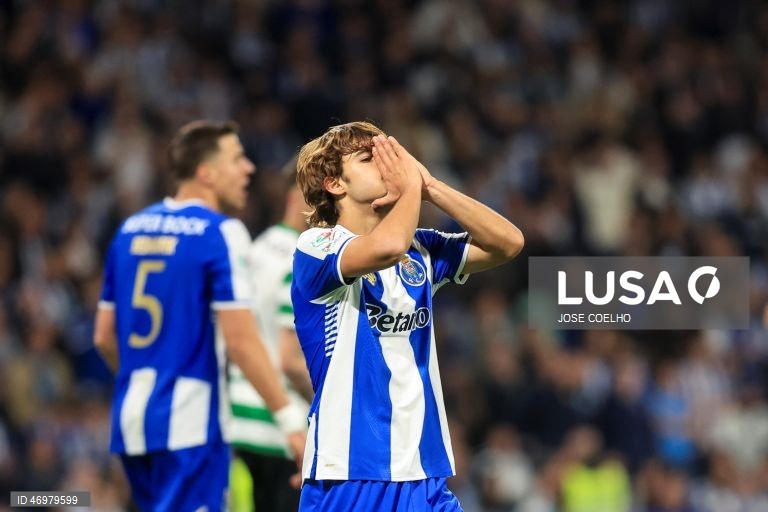 O Sporting qualificou-se hoje pela 32.ª vez para a final da Taça de Portugal em futebol, ao empatar a zero no reduto do FC Porto, em encontro da segunda mão das meias-finais.