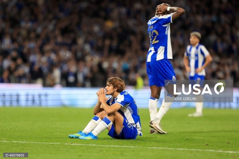 O Sporting qualificou-se hoje pela 32.ª vez para a final da Taça de Portugal em futebol, ao empatar a zero no reduto do FC Porto, em encontro da segunda mão das meias-finais.
