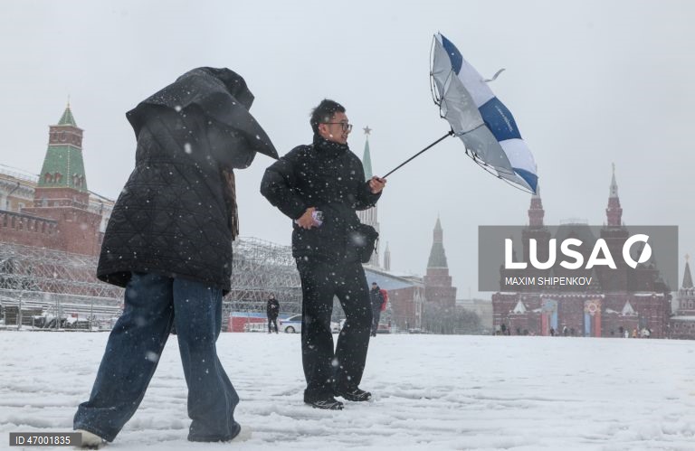 Rússia: Queda de neve em Moscovo
