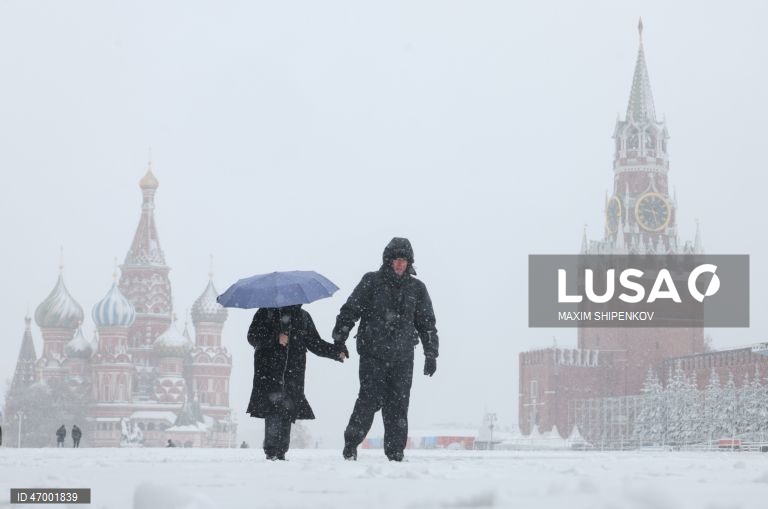 Rússia: Queda de neve em Moscovo
