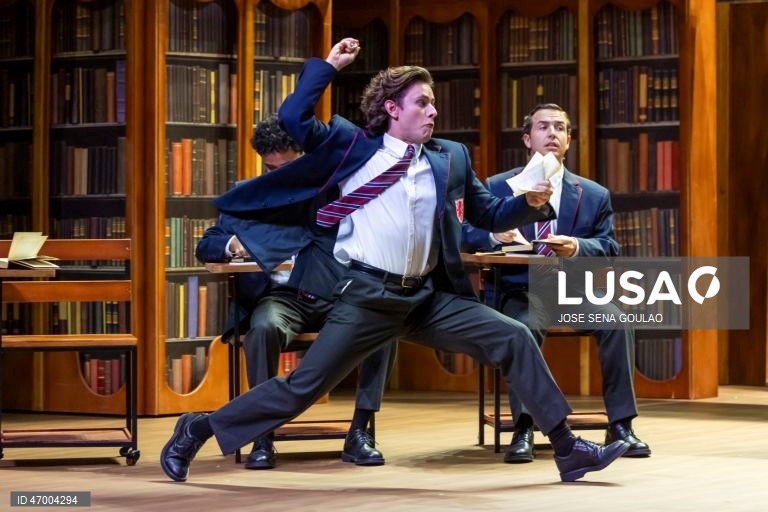Teatro: Ensaio de imprensa da peça “Clube dos Poetas Mortos”