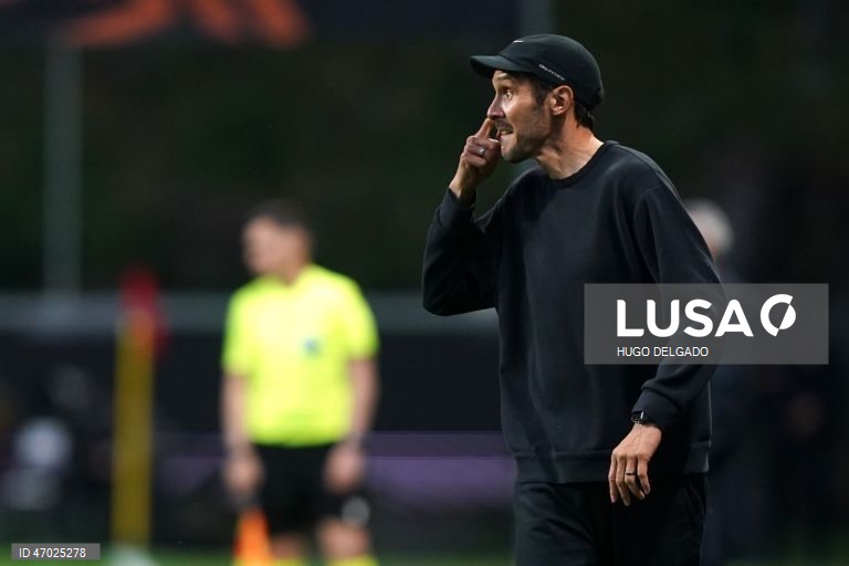 Um golo de Mario Dorgeles aos 90+2 minutos permitiu hoje ao Sporting de Braga adiantar-se ao Friburgo na corrida à final da Liga Europa de futebol, garantindo um triunfo em casa por 2-1, na primeira mão das meias-finais.
