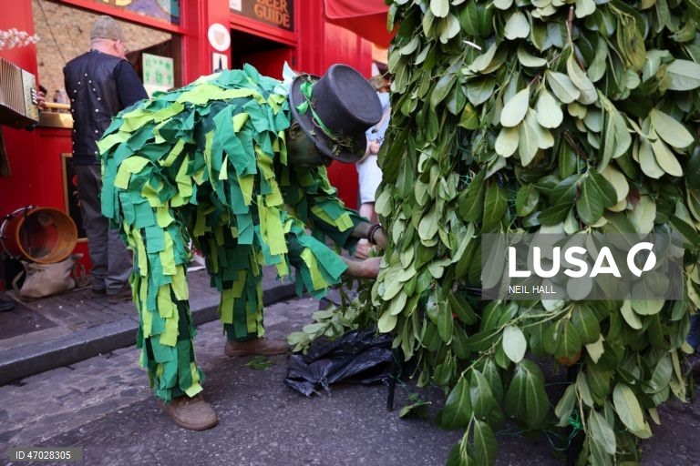 O «Jack in the Green» de Deptford celebra o 1 de maio em Londres.