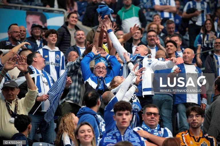 O FC Porto sagrou-se hoje campeão nacional de futebol pela 31.ª vez na sua história, após vitória frente ao Alverca, por 1-0.