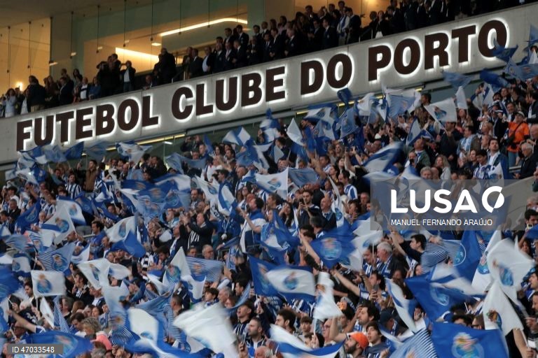 O FC Porto sagrou-se hoje campeão nacional de futebol pela 31.ª vez na sua história, após vitória frente ao Alverca, por 1-0.
