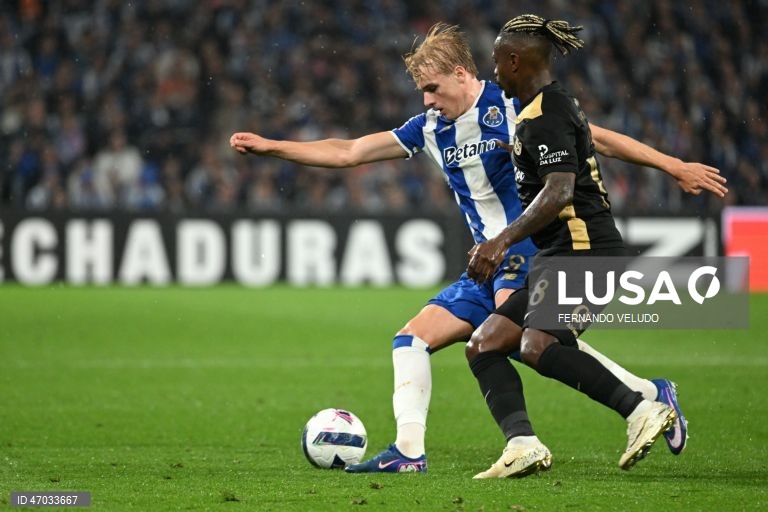 O FC Porto sagrou-se hoje campeão nacional de futebol pela 31.ª vez na sua história, após vitória frente ao Alverca, por 1-0.