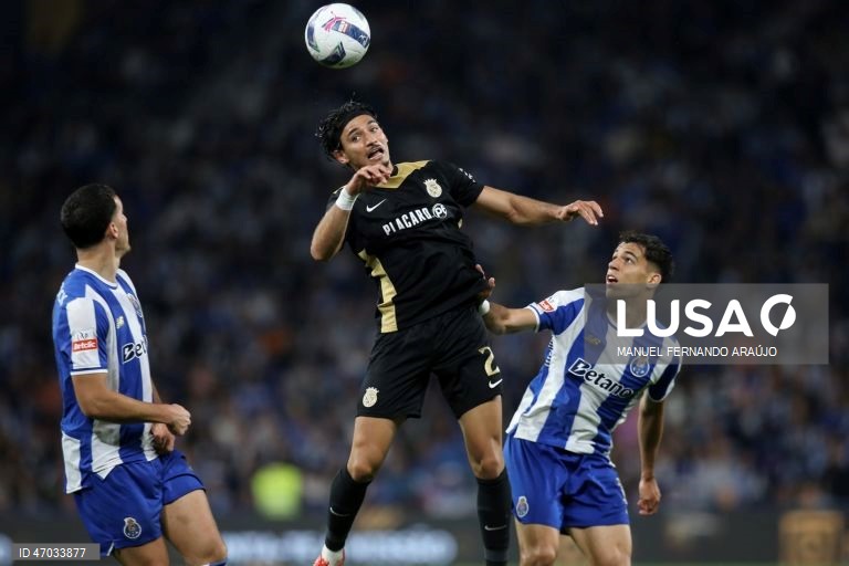 O FC Porto sagrou-se hoje campeão nacional de futebol pela 31.ª vez na sua história, após vitória frente ao Alverca, por 1-0.