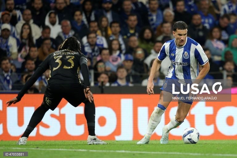 O FC Porto sagrou-se hoje campeão nacional de futebol pela 31.ª vez na sua história, após vitória frente ao Alverca, por 1-0.