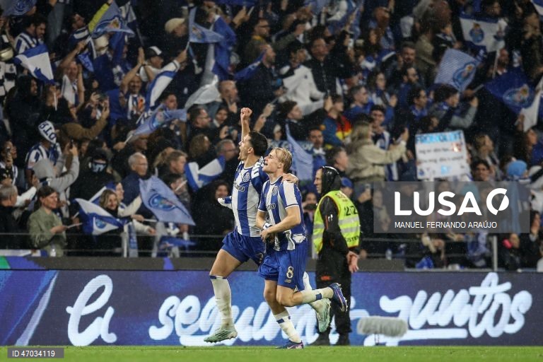 O FC Porto sagrou-se hoje campeão nacional de futebol pela 31.ª vez na sua história, após vitória frente ao Alverca, por 1-0.