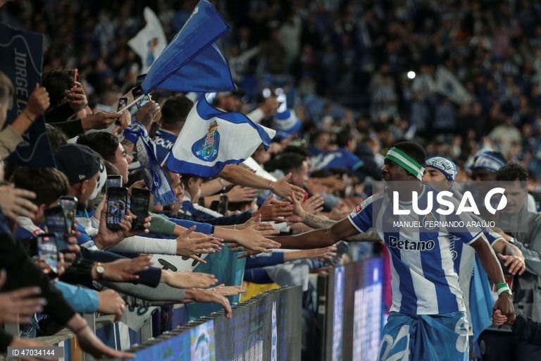 O FC Porto sagrou-se hoje campeão nacional de futebol pela 31.ª vez na sua história, após vitória frente ao Alverca, por 1-0.