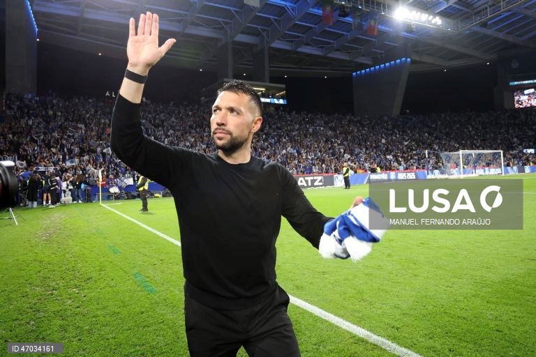 O FC Porto sagrou-se hoje campeão nacional de futebol pela 31.ª vez na sua história, após vitória frente ao Alverca, por 1-0.