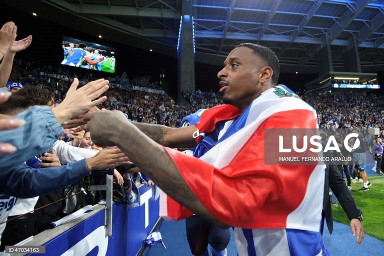 O FC Porto sagrou-se hoje campeão nacional de futebol pela 31.ª vez na sua história, após vitória frente ao Alverca, por 1-0.