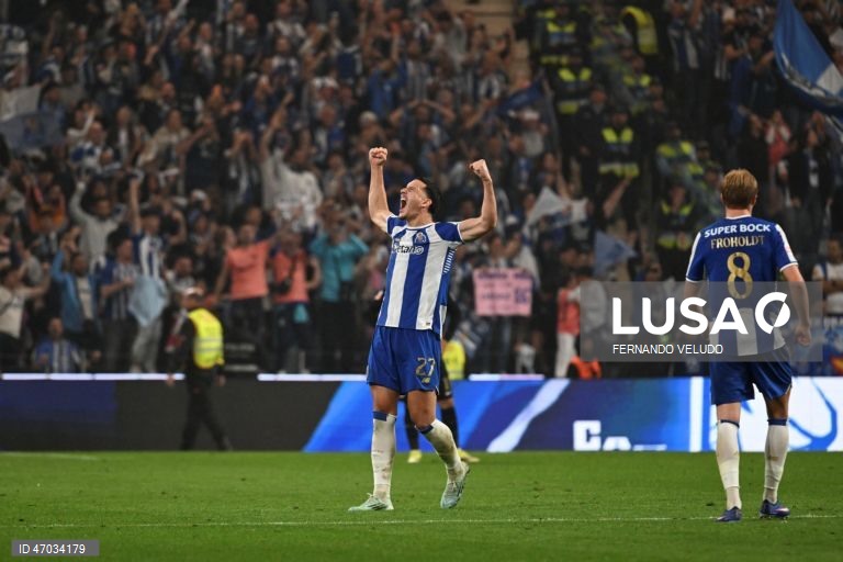 O FC Porto sagrou-se hoje campeão nacional de futebol pela 31.ª vez na sua história, após vitória frente ao Alverca, por 1-0.
