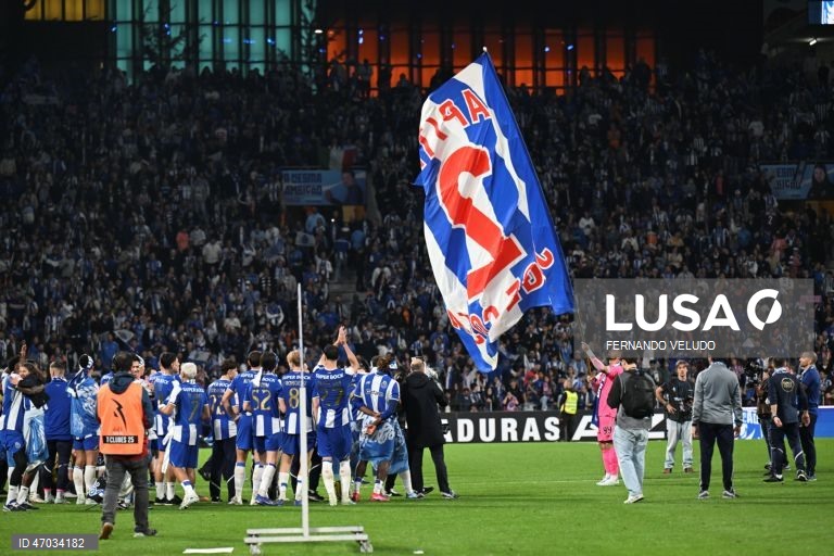 O FC Porto sagrou-se hoje campeão nacional de futebol pela 31.ª vez na sua história, após vitória frente ao Alverca, por 1-0.
