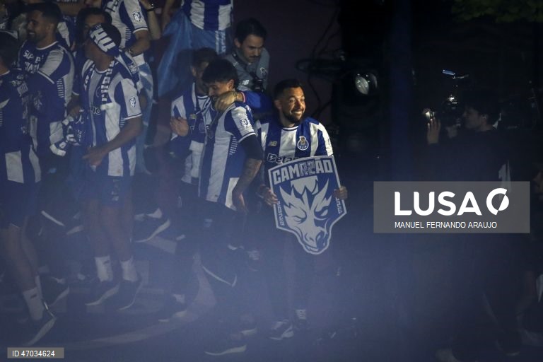 O FC Porto sagrou-se hoje campeão nacional de futebol pela 31.ª vez na sua história, após vitória frente ao Alverca, por 1-0.