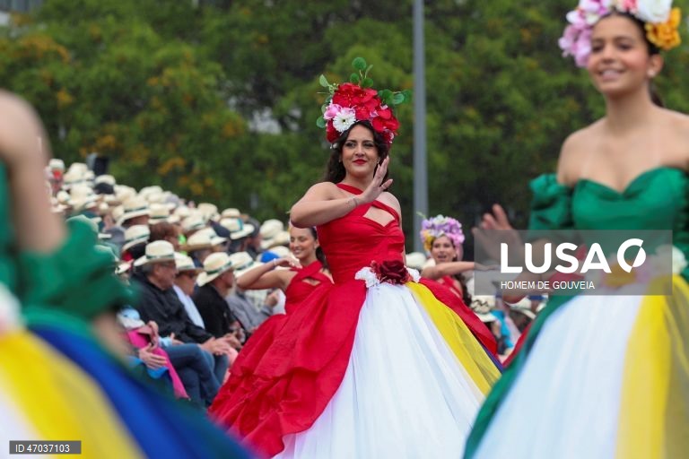 Cortejo alegórico da Festa da Flor, este ano decorrendo sob o tema "50 anos de Autonomia da região Autónoma da Madeira" esta tarde onde 7 grupos desfilaram na baixa funchalense, no Funchal, 3 de maio de 2026. HOMEM DE GOUVEIA/LUSA