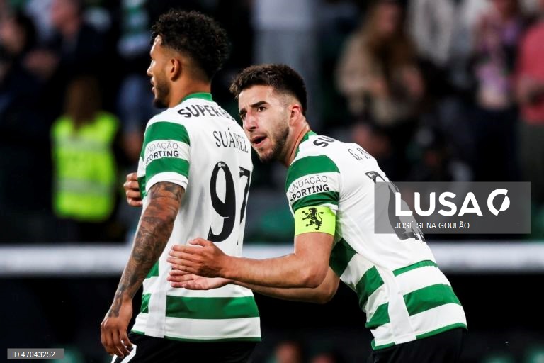 O Sporting igualou hoje o Benfica no segundo lugar da Liga portuguesa de futebol, ao golear na receção ao Vitória de Guimarães por 5-1, no jogo de encerramento da 32.ª jornada da prova.