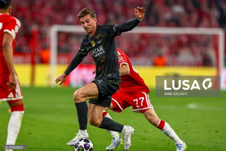 Um golo de Ousmane Dembélé permitiu hoje ao Paris Saint-Germain empatar 1-1 em Munique com o Bayern e garantir a presença na final da Liga dos Campeões de futebol, na qual vai defender o título frente ao Arsenal.
