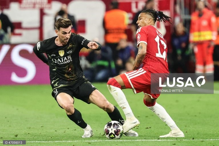 Um golo de Ousmane Dembélé permitiu hoje ao Paris Saint-Germain empatar 1-1 em Munique com o Bayern e garantir a presença na final da Liga dos Campeões de futebol, na qual vai defender o título frente ao Arsenal.