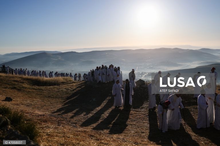 Palestina: Comunidade samaritana celebra o fim da sua festa da Páscoa no Monte Gerizim, na Cisjordânia