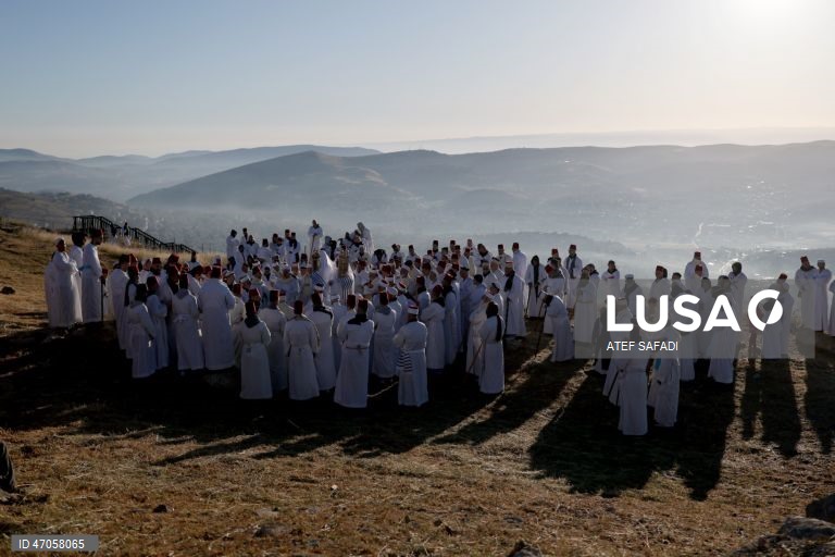 Palestina: Comunidade samaritana celebra o fim da sua festa da Páscoa no Monte Gerizim, na Cisjordânia