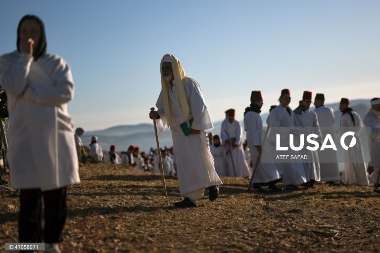 Palestina: Comunidade samaritana celebra o fim da sua festa da Páscoa no Monte Gerizim, na Cisjordânia