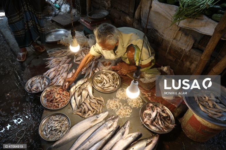 Bangladesh: Mercado de rua em Dhaka