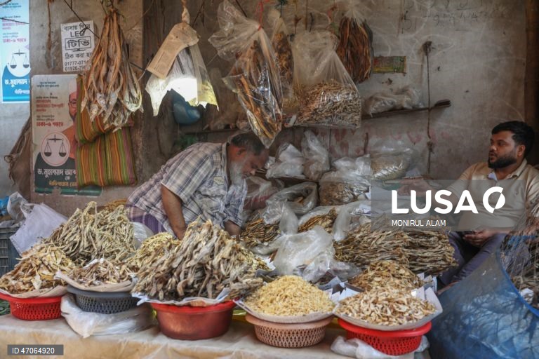 Bangladesh: Mercado de rua em Dhaka