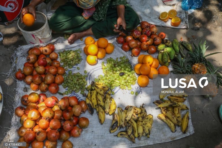 Bangladesh: Mercado de rua em Dhaka