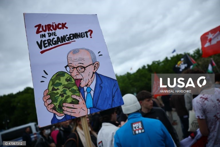 Alemanha: Alunos protestam contra as leis relativas ao serviço militar