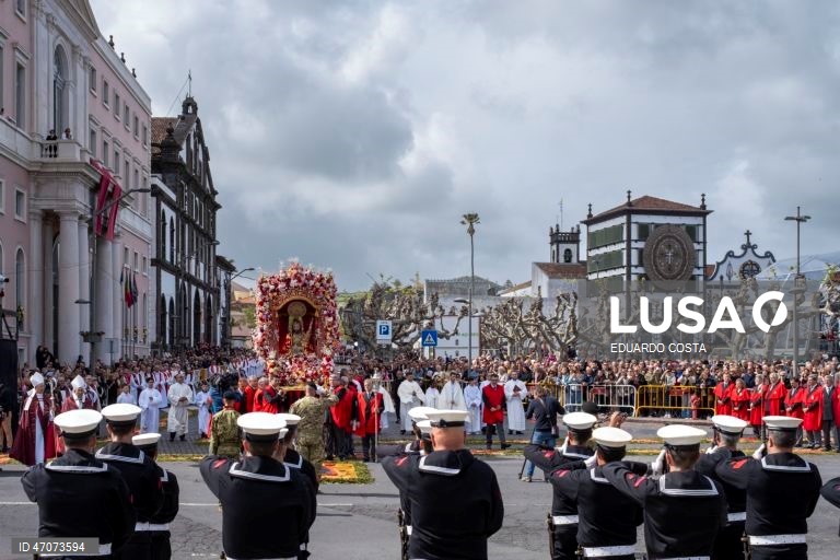 Festas do Senhor Santo Cristo dos Milagres nos Açores