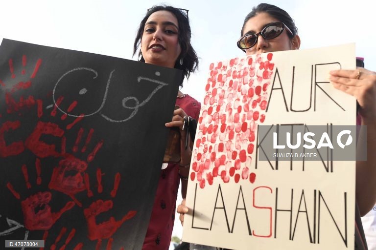 Paquistão: Manifestação em Carachi pelos direitos das mulheres