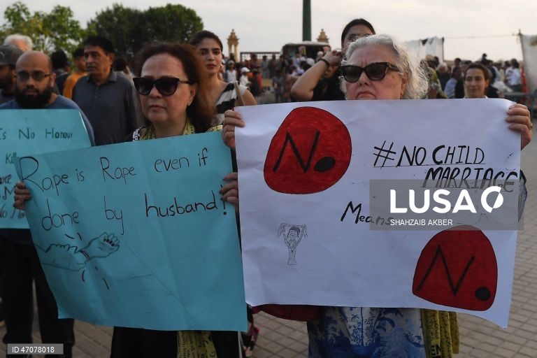 Paquistão: Manifestação em Carachi pelos direitos das mulheres
