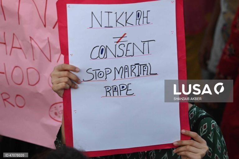 Paquistão: Manifestação em Carachi pelos direitos das mulheres