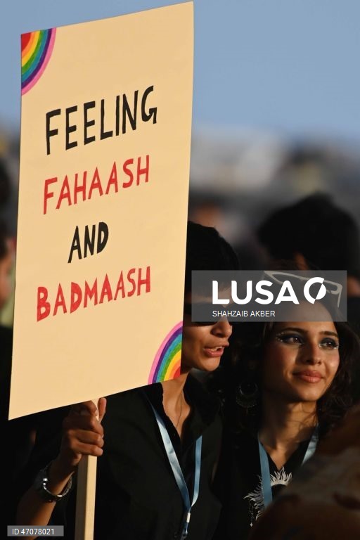 Paquistão: Manifestação em Carachi pelos direitos das mulheres