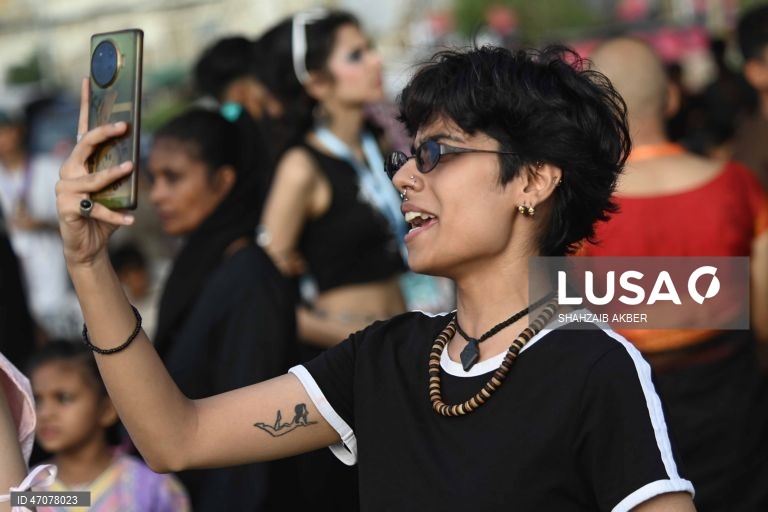 Paquistão: Manifestação em Carachi pelos direitos das mulheres