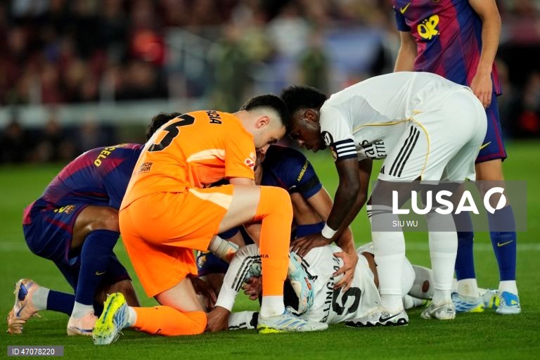 Futebol: Liga espanhola - FC Barcelona vs Real Madrid