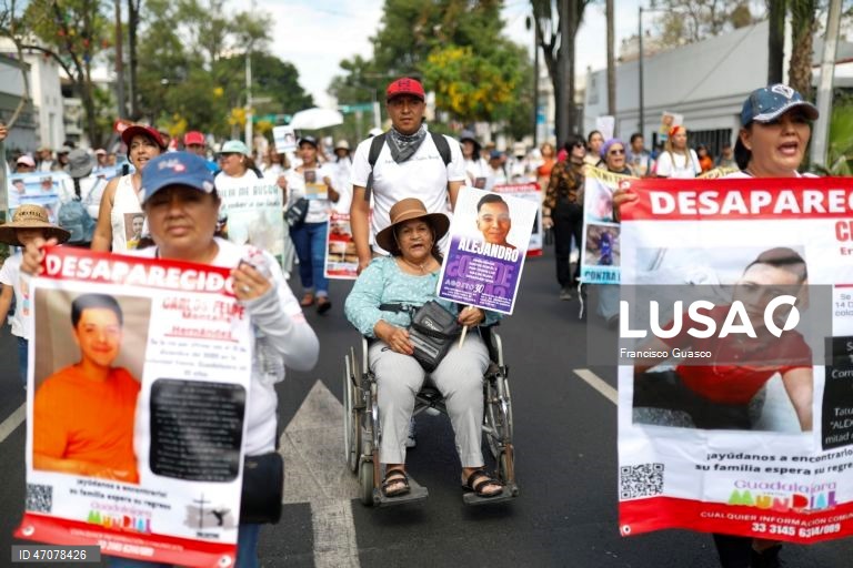 México: Marcha pelos desaparecidos em Guadalajara 