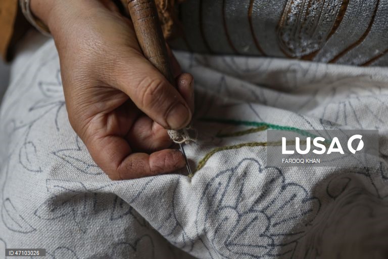 Índia: Artesãs preservam o artesanato secular da Caxemira