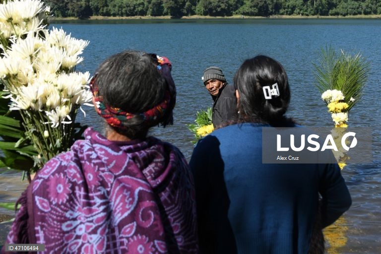 Guatemala: Maias realizam ritual para pedir chuva na lagoa de Chicabal