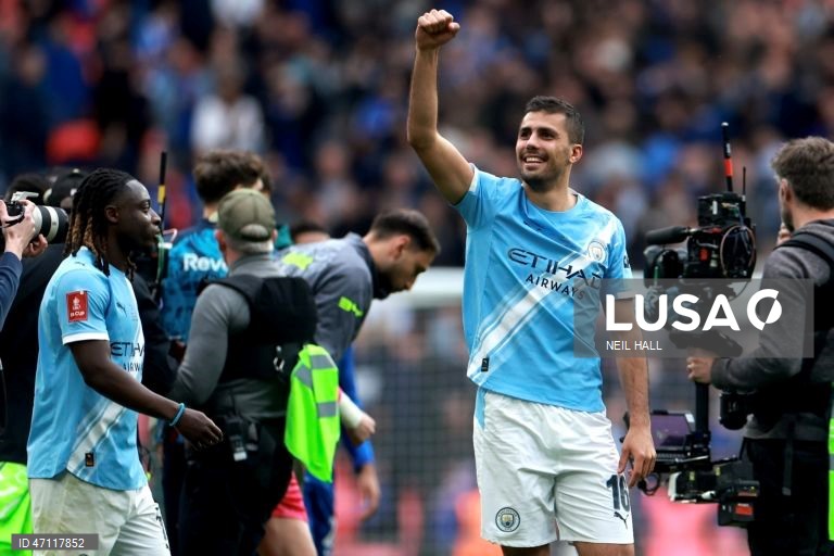 O Manchester City conquistou hoje a Taça de Inglaterra pela oitava vez, ao vencer o Chelsea por 1-0 no Estádio de Wembley, em Londres, num triunfo marcado pela despedida de Bernardo Silva da competição.