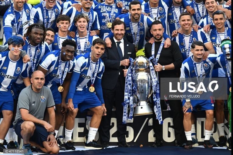 FC Porto venceu hoje na receção ao Santa Clara, por 1-0, no jogo da 34.ª e última jornada da I Liga portuguesa de futebol que antecede os festejos pela 31.ª conquista do título nacional pelos ‘dragões’.
