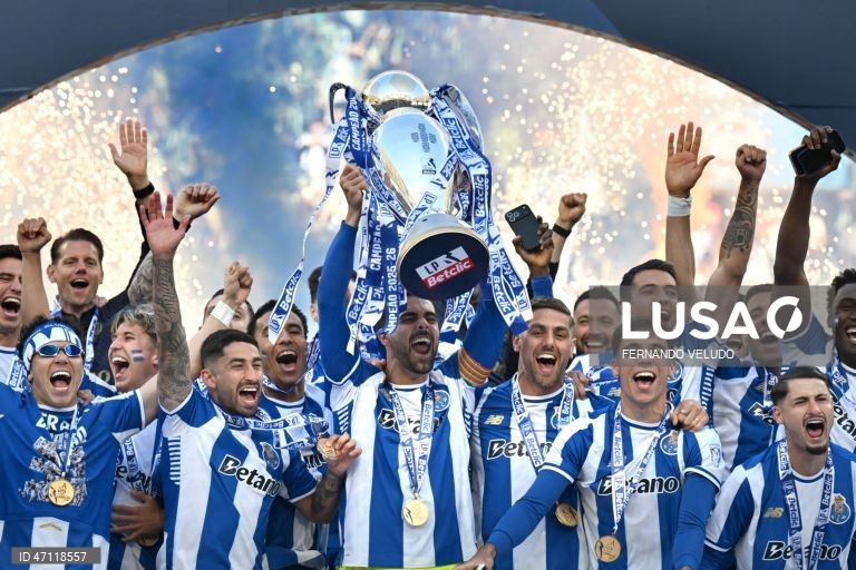 FC Porto venceu hoje na receção ao Santa Clara, por 1-0, no jogo da 34.ª e última jornada da I Liga portuguesa de futebol que antecede os festejos pela 31.ª conquista do título nacional pelos ‘dragões’.