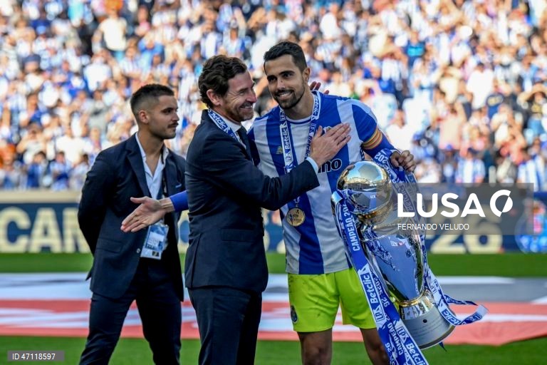 FC Porto venceu hoje na receção ao Santa Clara, por 1-0, no jogo da 34.ª e última jornada da I Liga portuguesa de futebol que antecede os festejos pela 31.ª conquista do título nacional pelos ‘dragões’.